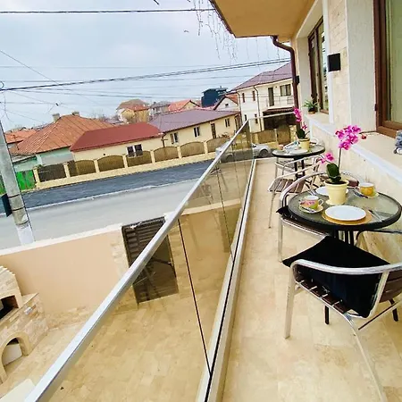 Ianis بيت ضيافة *